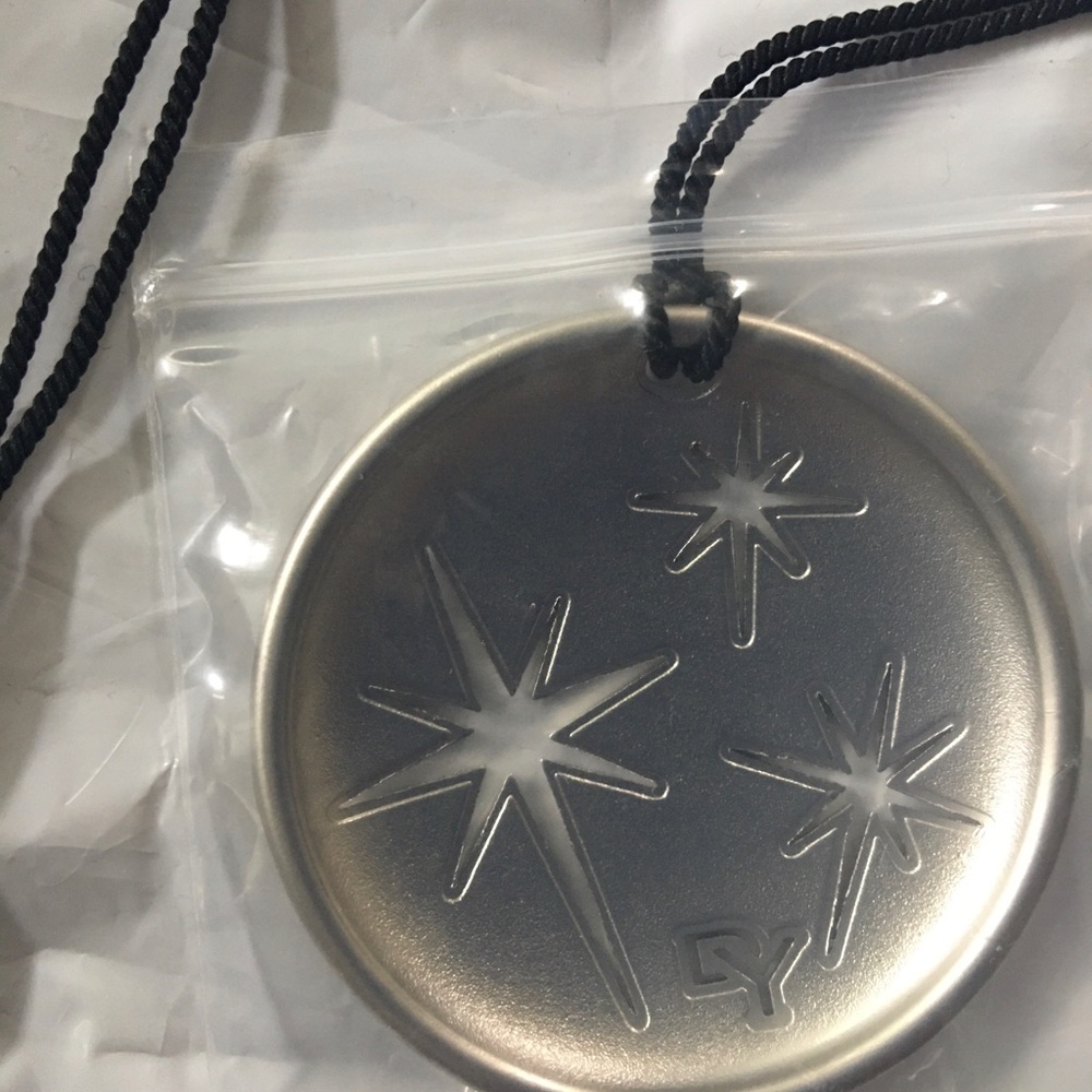 David Yurman 2022 Christmas Ornament The North Star. new with Signature Bag - Picture 9 of 10